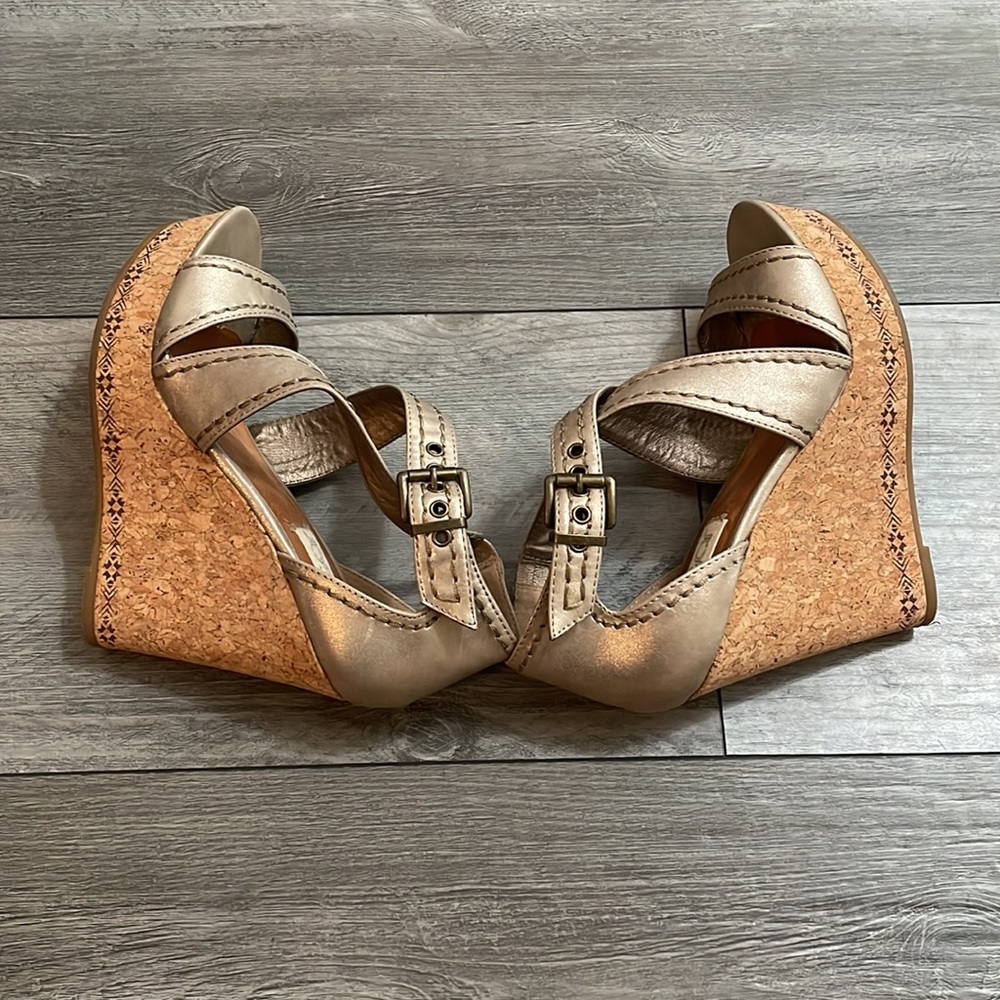 Sugar, bronze/gold wedges, size 8M, perfect condition - Picture 4 of 8
